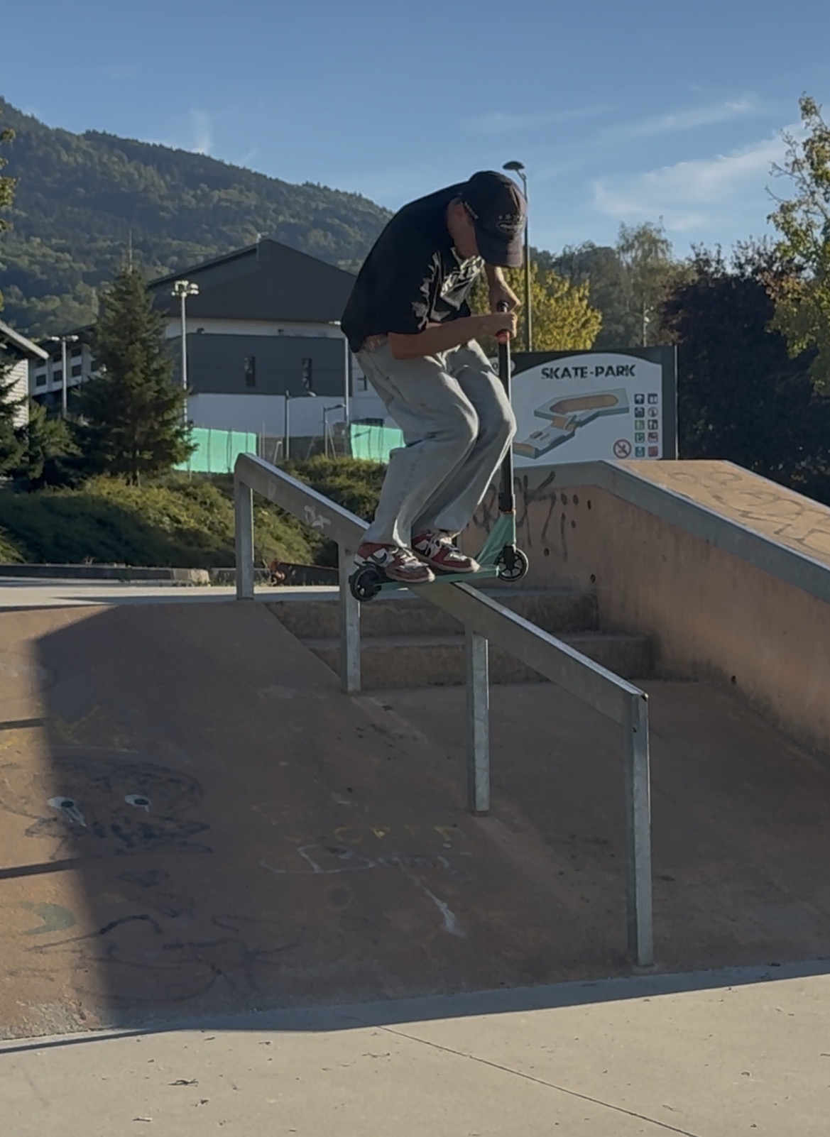 Matteo Wozniak grindt een rail op de NKD Rally