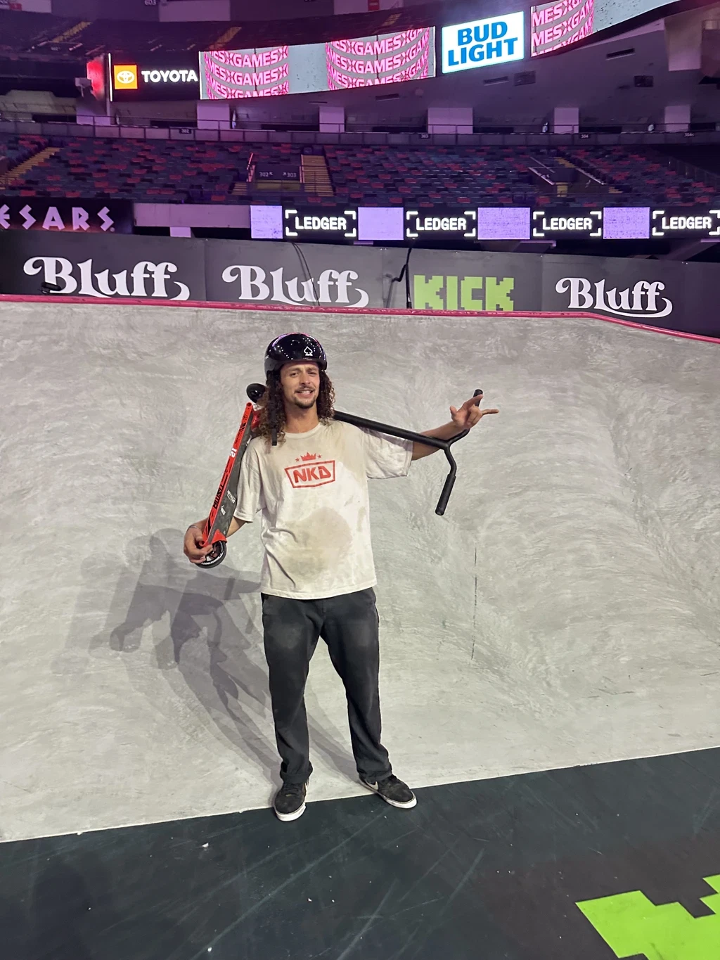 Matis Neyroud met zijn NKD stuntstep tijdens de X Games