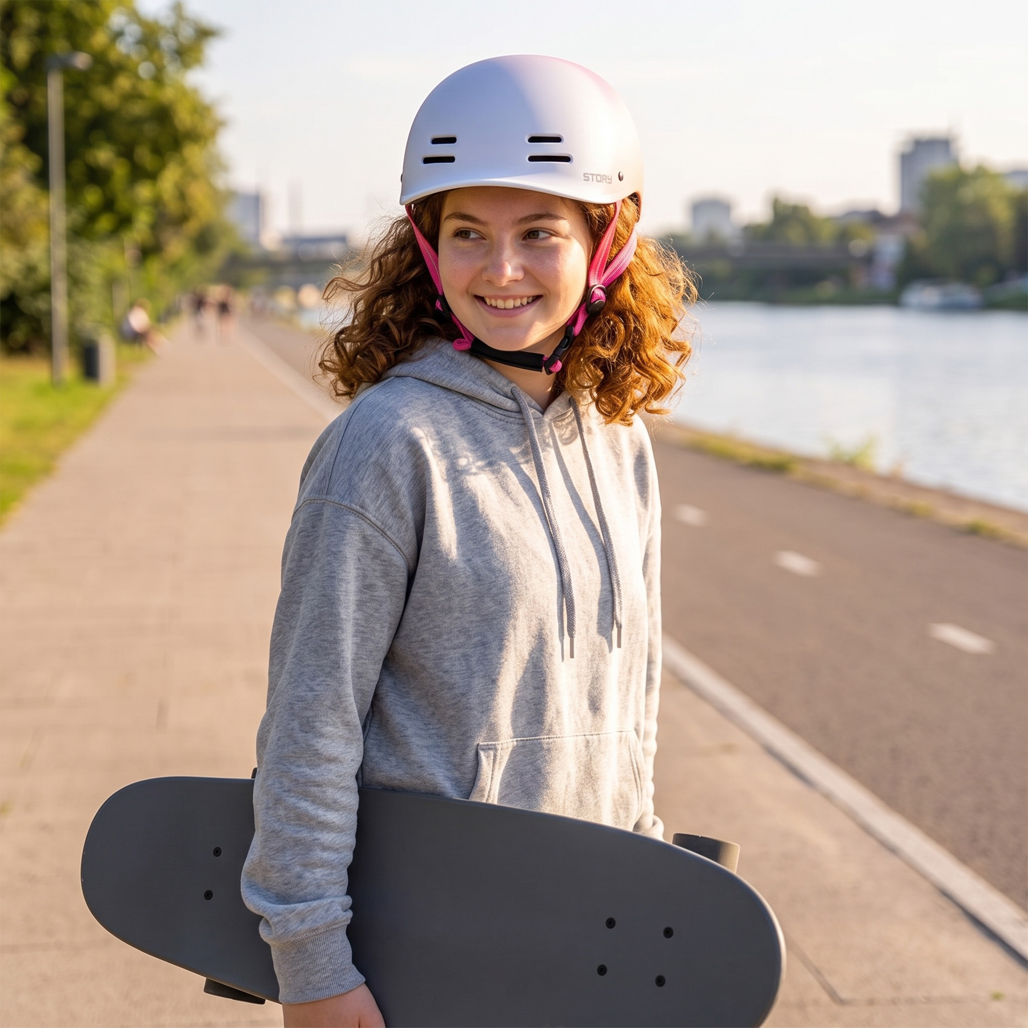Story Retro Certified Helm