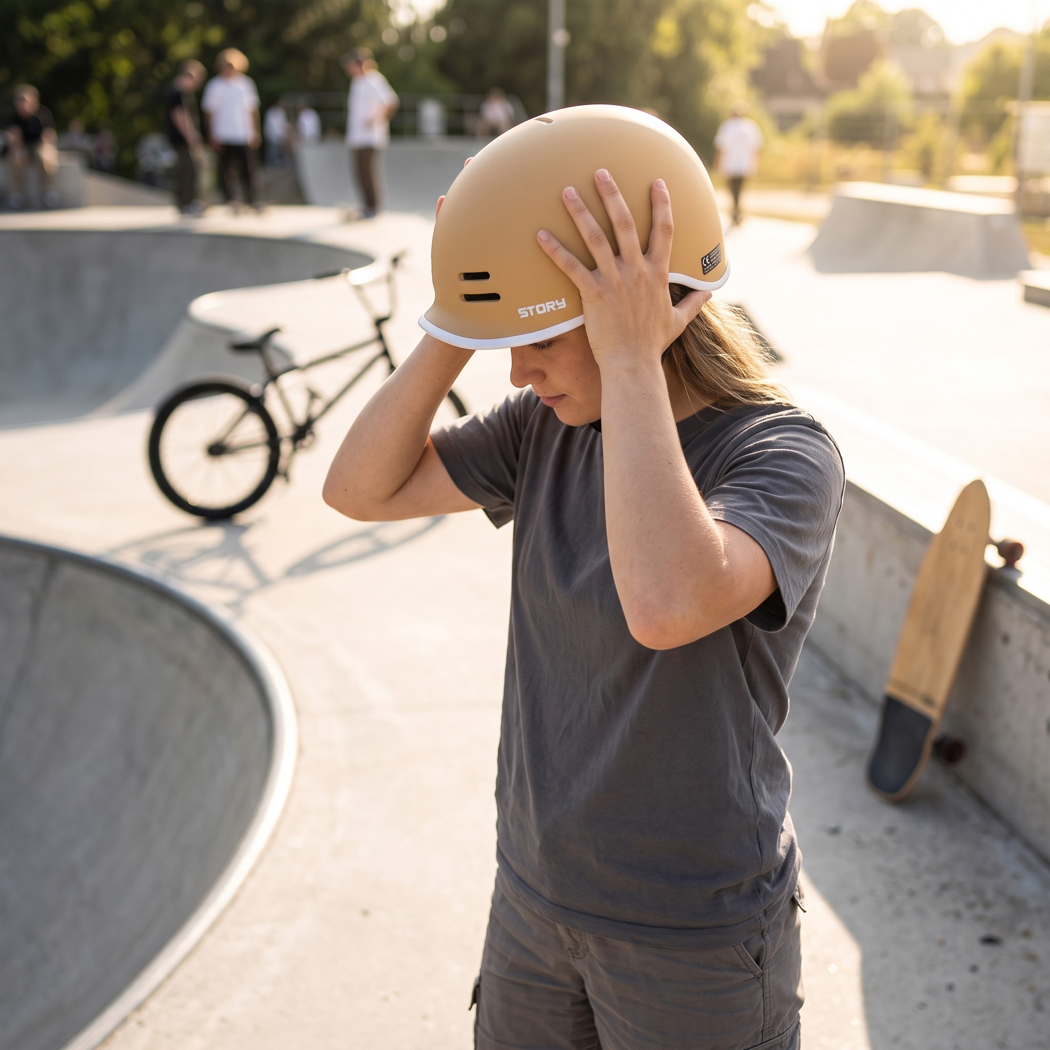 Story Retro Certified Helm