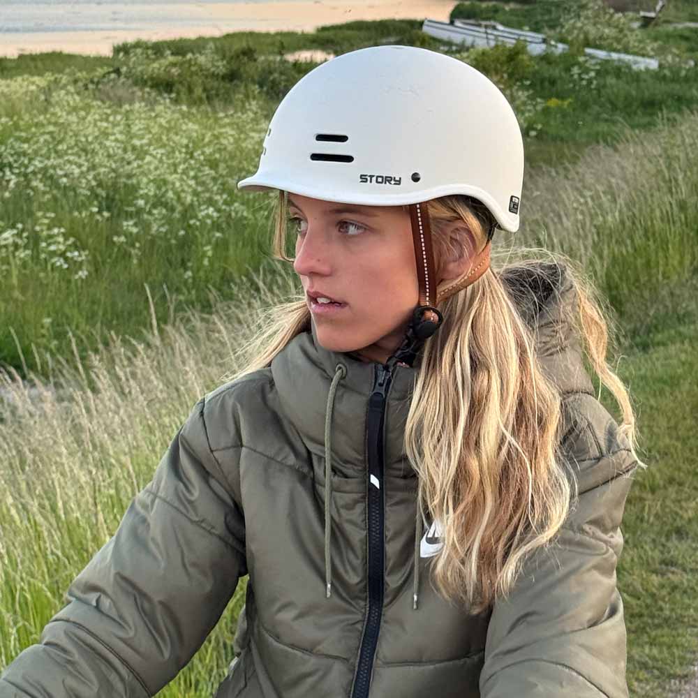 Story Retro Certified Helm