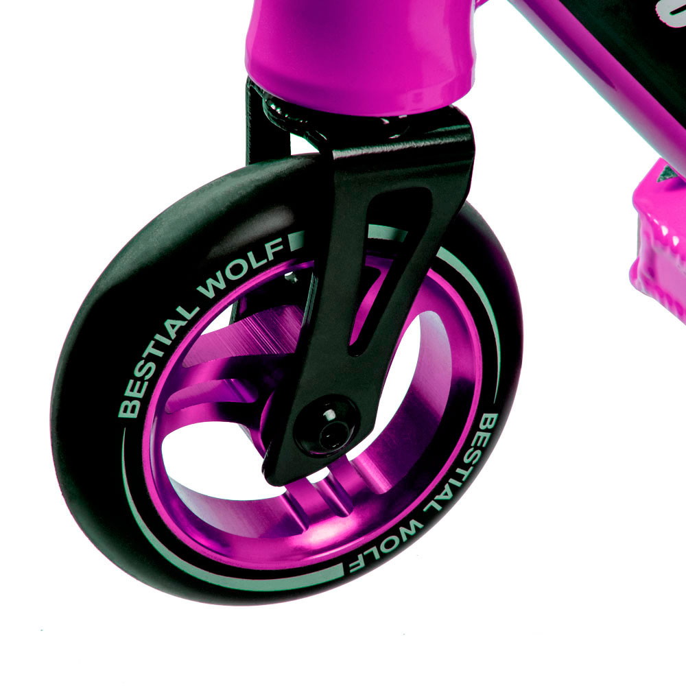 Bestial Wolf Booster B16 Stuntstep