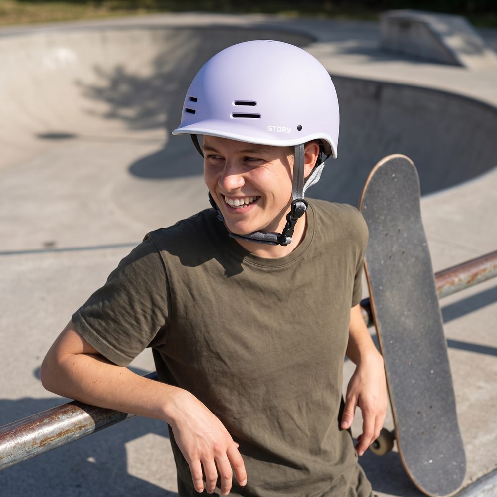 Story Retro Certified Helm