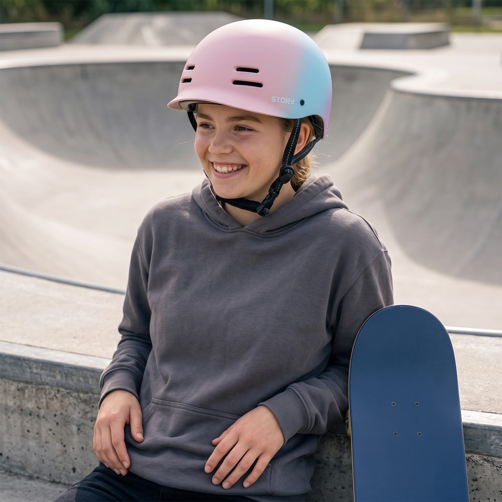 Story Retro Certified Helm