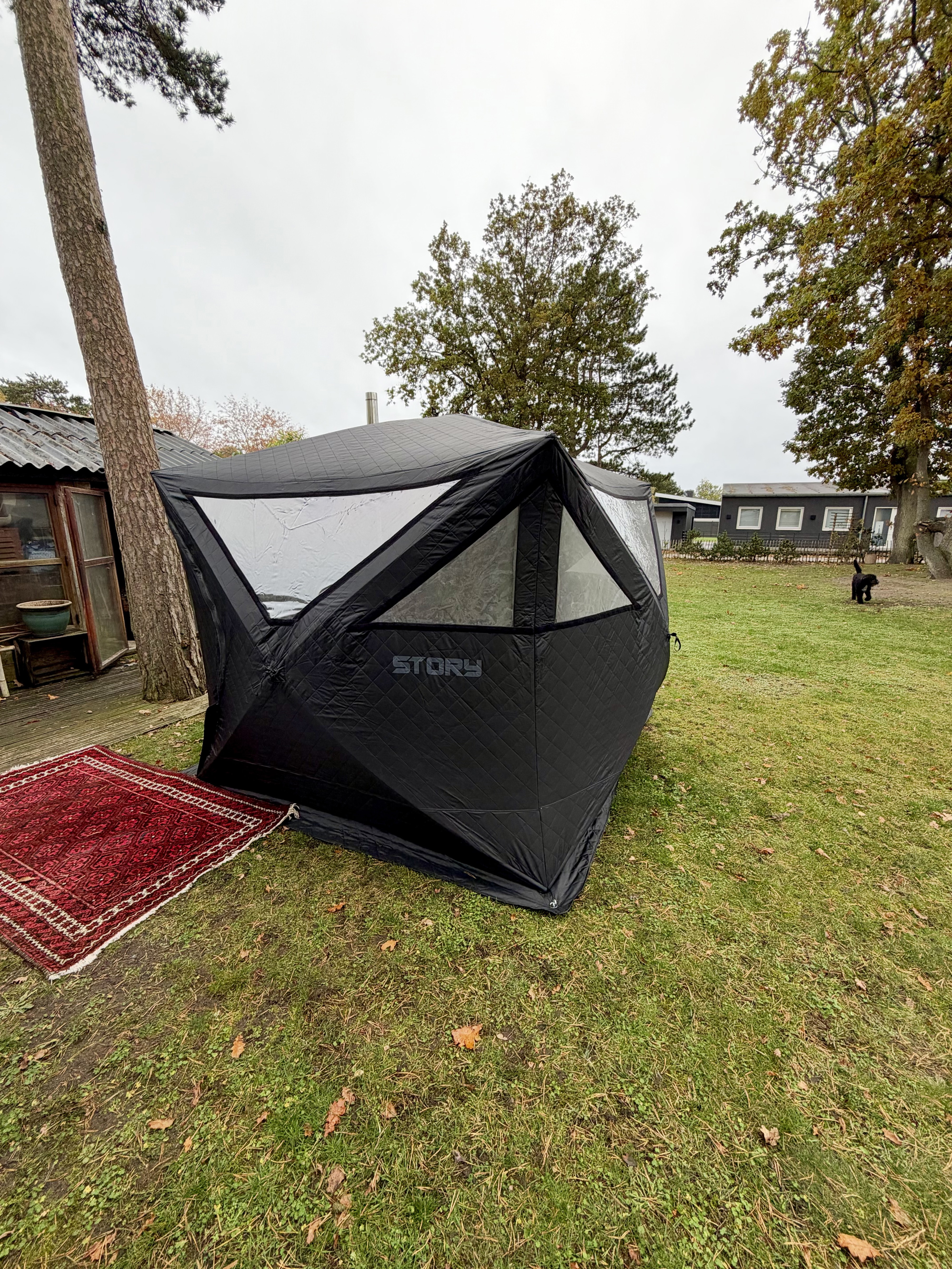 Story HeatCamp saunatent opgezet in de tuin